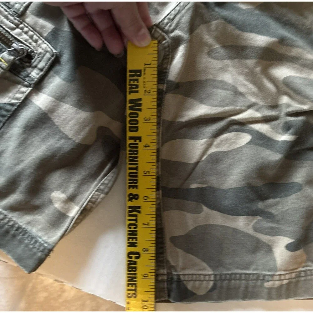 Gap Kids Camo Cargo Shorts Size 12 in excellent condition.